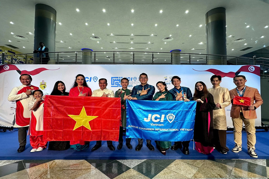 CHÚC MỪNG JCI VIETNAM DEBATING TEAM – CHIẾN THẮNG ẤN TƯỢNG, TIẾN THẲNG VÀO BÁN KẾT JCI WORLD CONGRESS 2025!